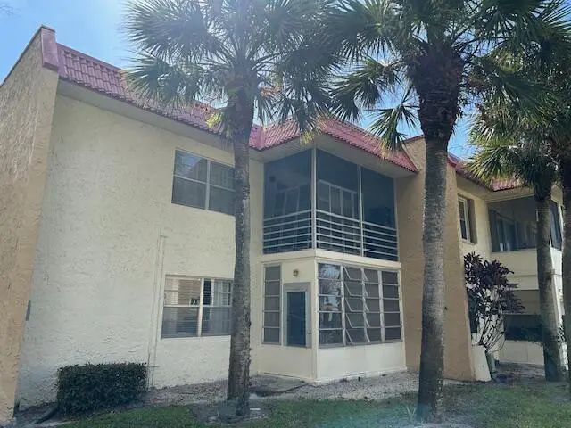 4 of 39 - 145 Lake Evelyn Drive, West Palm Beach, FL