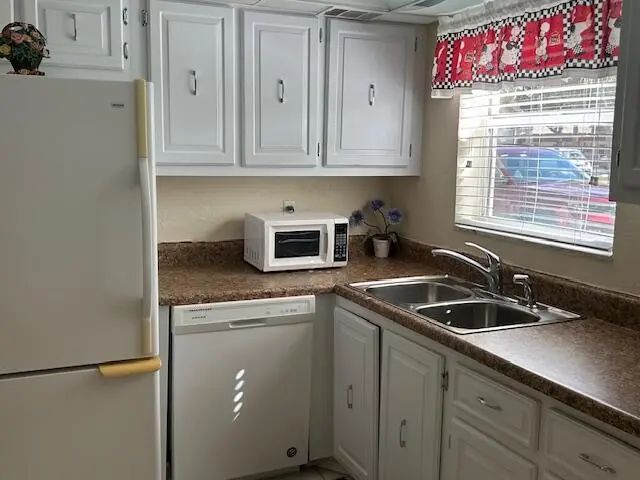 5 of 39 - 145 Lake Evelyn Drive, West Palm Beach, FL