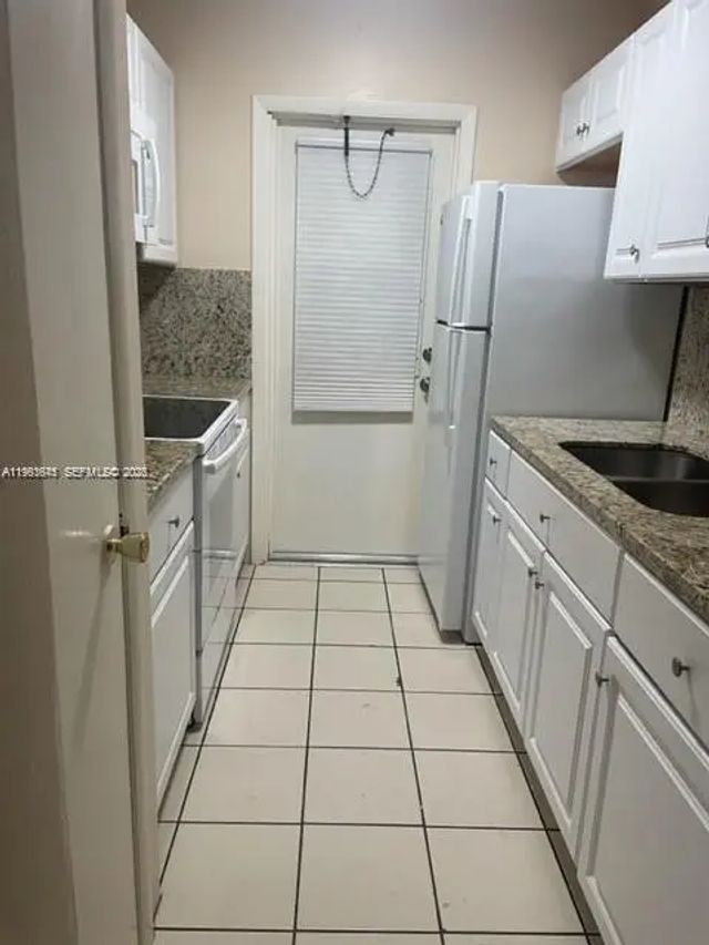 1450 Atlantic Shores Boulevard #304, Hallandale Beach