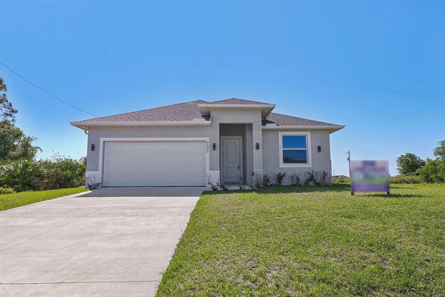 9006 S Castle Circle, LaBelle