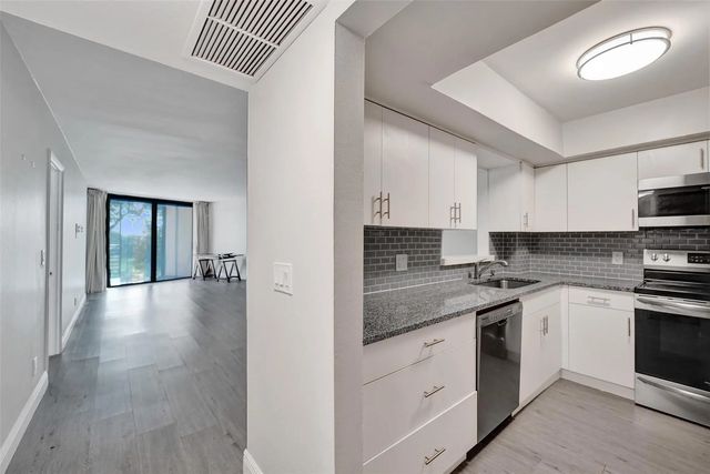 5 of 34 - 3800 N Hills Drive #412, Hollywood, FL