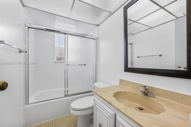 5 of 29 - 2861 Somerset Drive #104, Lauderdale Lakes, FL