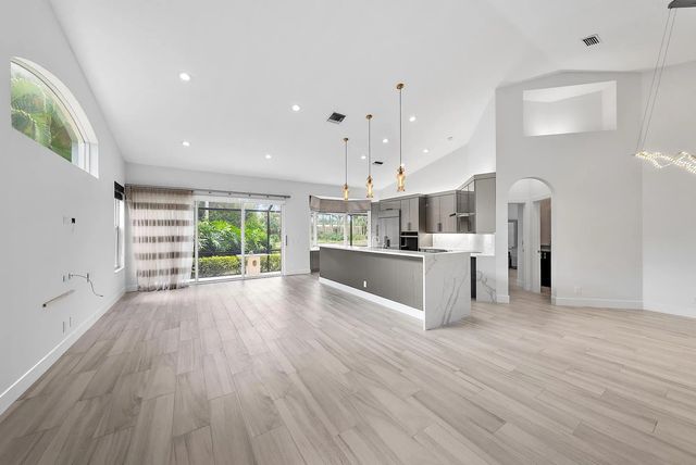 5 of 68 - 8110 Sandpiper Way, West Palm Beach, FL