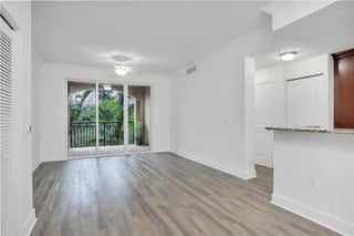 Photo of Listing #R11164922