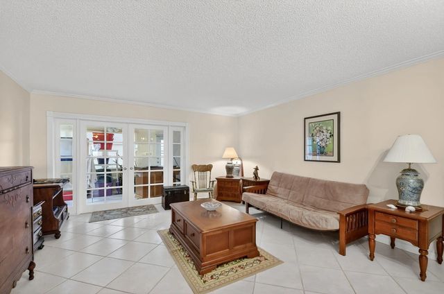 782 Nantucket Circle, Greenacres
