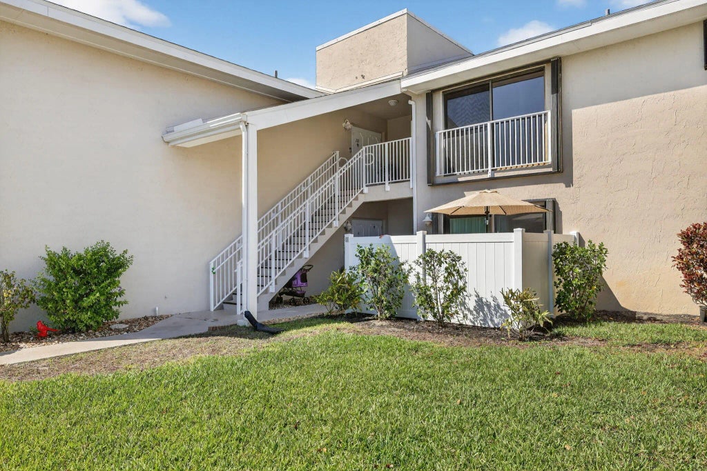 3210 S Lakeview Circle #3-102, Hutchinson Island