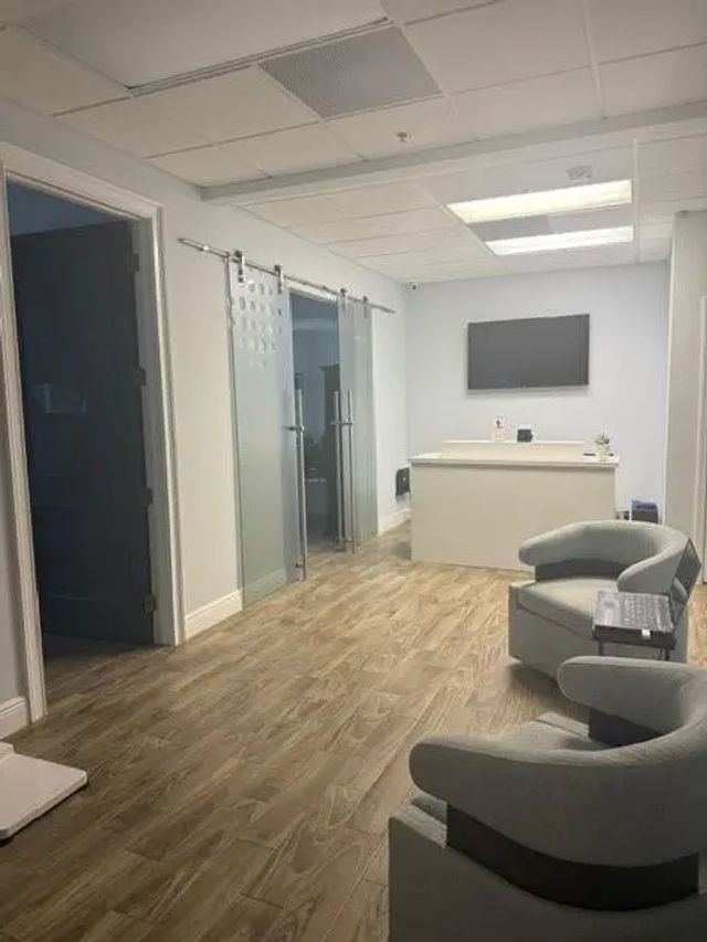 4 of 9 - 3785 N Federal Highway, Boca Raton, FL