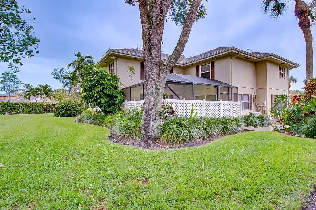44 Essex Court #b, Royal Palm Beach