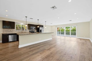 Photo of Listing #F10552378