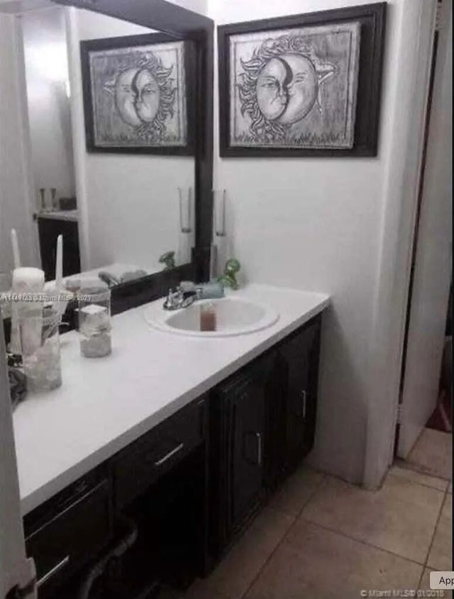 4 of 9 - 484 Nw 165th St Road #a-211, Miami, FL