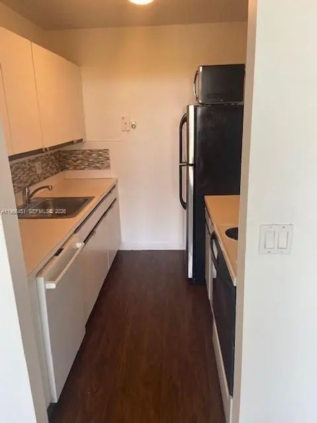 3 of 15 - 2020 Ne 135th Street #901, North Miami, FL