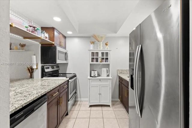 4 of 31 - 307 Waterside Drive, Hypoluxo, FL