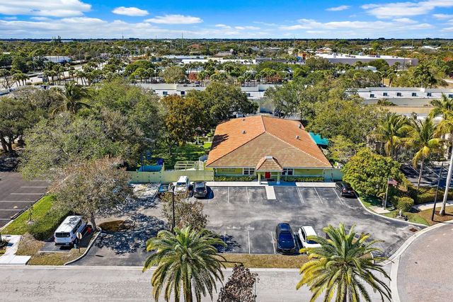 3 of 6 - 100 Intracoastal Pointe Drive, Jupiter, FL