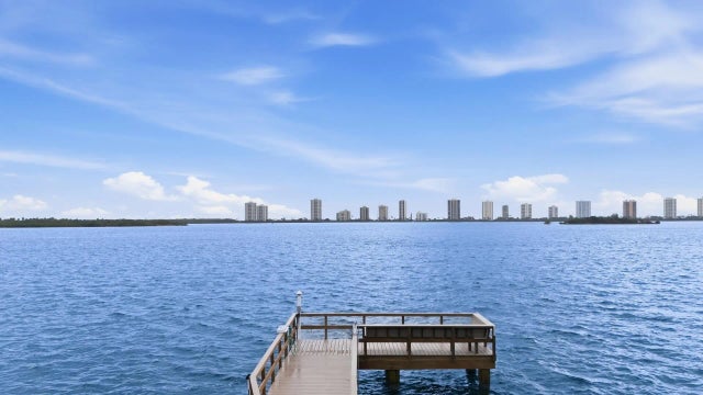 Photo of Listing #R11165117