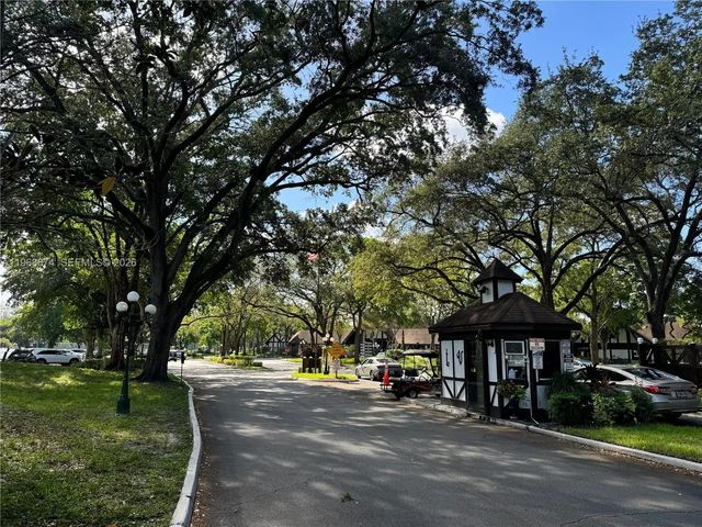 5 of 45 - 3720 Inverrary Drive #1n, Lauderhill, FL