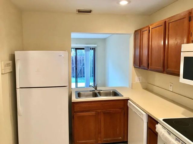4 of 13 - 5005 Breckenridge Place #4, West Palm Beach, FL