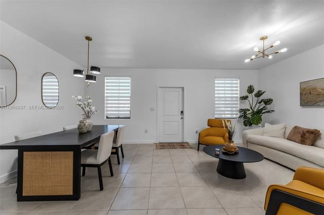5 of 38 - 514 Ne 12th Street, Florida City, FL