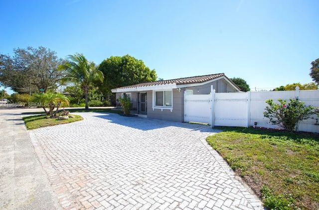 5 of 43 - 2450 Ne 18th Street, Pompano Beach, FL