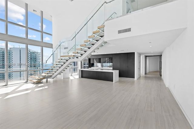 2 of 9 - 851 Ne 1st Avenue #5001, Miami, FL