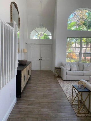 Photo of Listing #R11165210