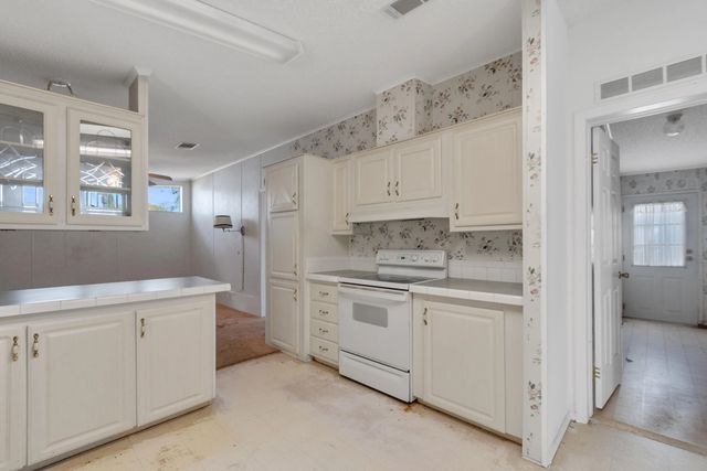 4 of 27 - 8142 Meadowlark Lane, Port St. Lucie, FL