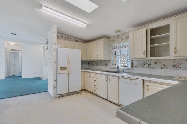 5 of 27 - 8142 Meadowlark Lane, Port St. Lucie, FL
