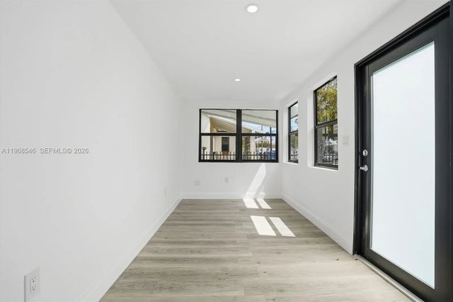 5 of 31 - 4237 Sw 7th Street, Miami, FL