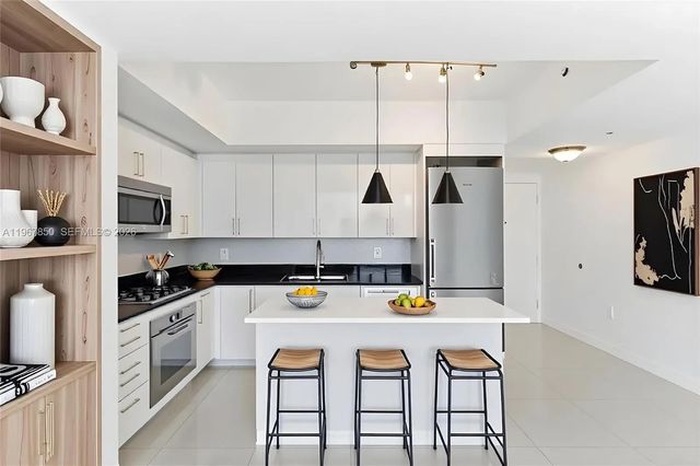 2 of 36 - 92 Sw 3rd Street #3804, Miami, FL