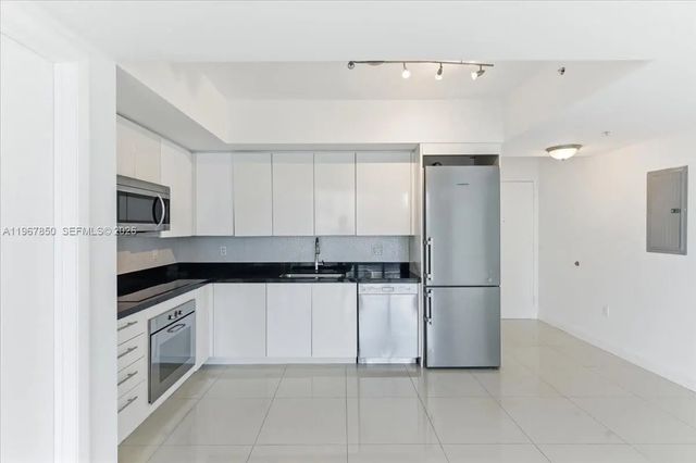 3 of 36 - 92 Sw 3rd Street #3804, Miami, FL
