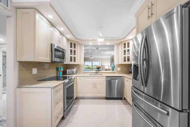 7286 Huntington Lane #301, Delray Beach