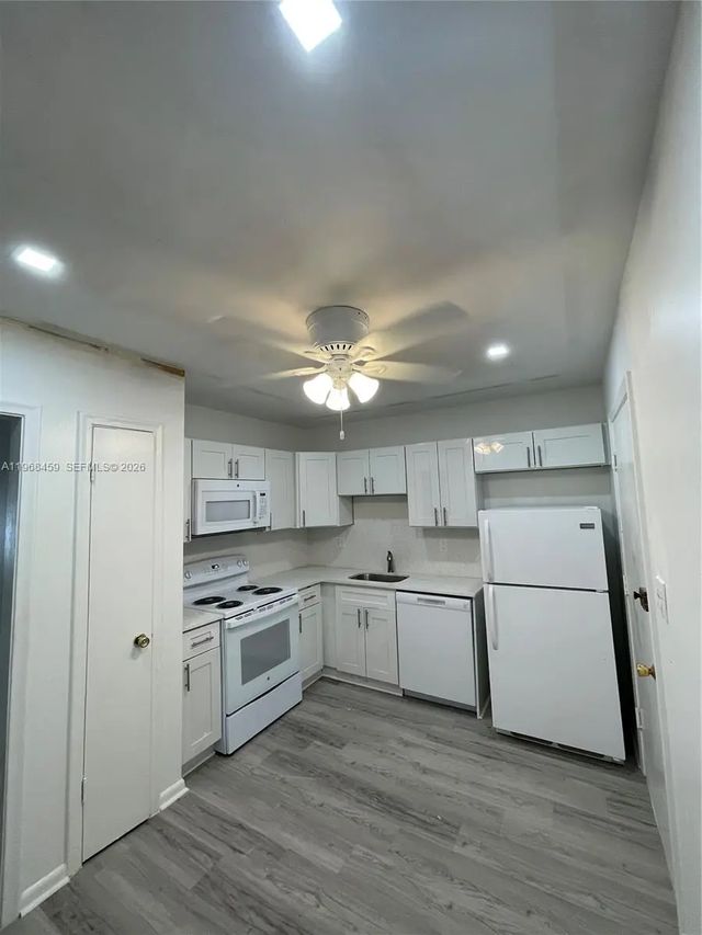 3 of 9 - 2251 Nw 48th Terrace #215, Lauderhill, FL
