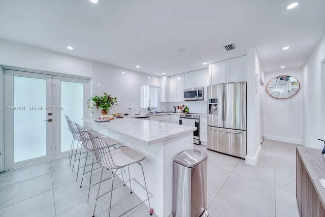 5 of 65 - 2841 Sw 24th Terrace, Miami, FL