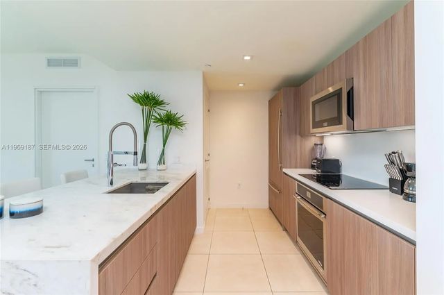 5 of 54 - 401 N Birch Road #502, Fort Lauderdale, FL