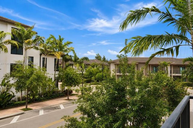 3 of 36 - 4745 Nw 84th Court #14, Doral, FL