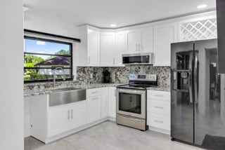 Photo of Listing #R11165421