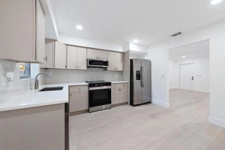 Photo of Listing #R11165440