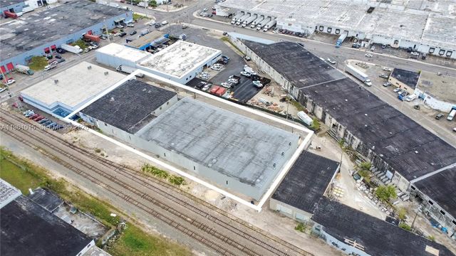 4 of 25 - 7000 Nw 37th Court, Hialeah, FL