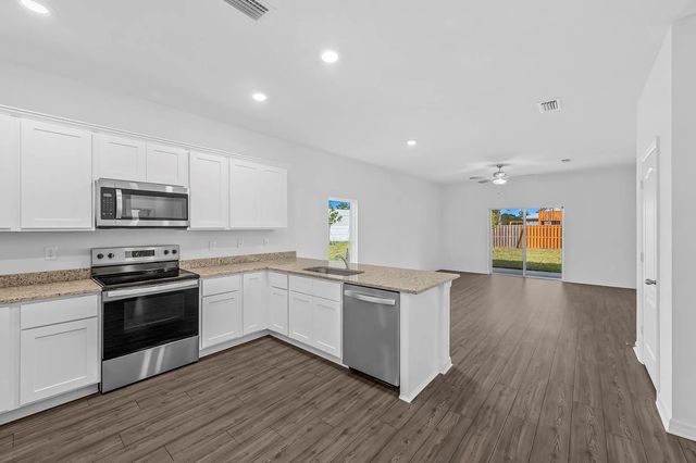 4 of 17 - 5604 Sunset Boulevard, Fort Pierce, FL