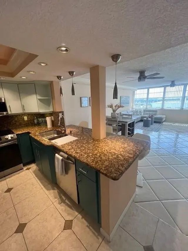 3 of 12 - 1160 N Federal Highway #1118, Fort Lauderdale, FL