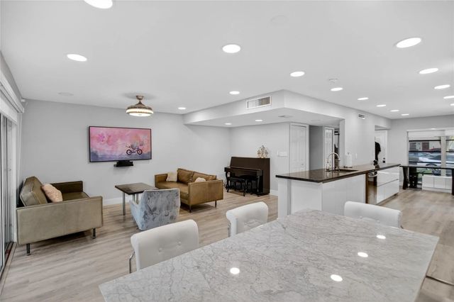 5 of 22 - 3331 Farragut Street #8d, Hollywood, FL