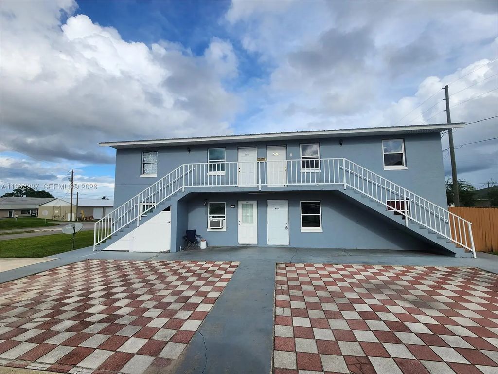4131 Commercial Drive, Sebring