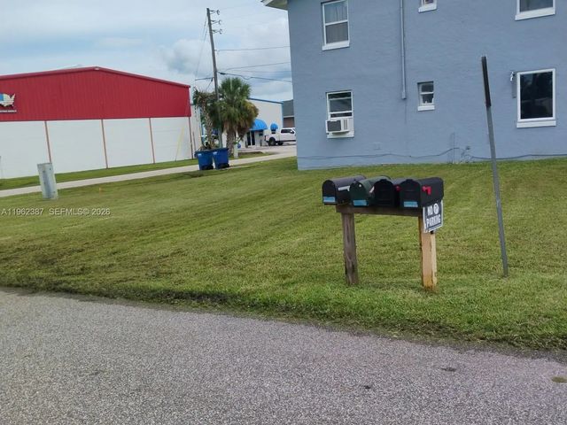 4 of 20 - 4131 Commercial Drive, Sebring, FL