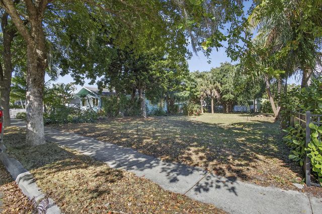 2 of 10 - 427 32nd Street, West Palm Beach, FL