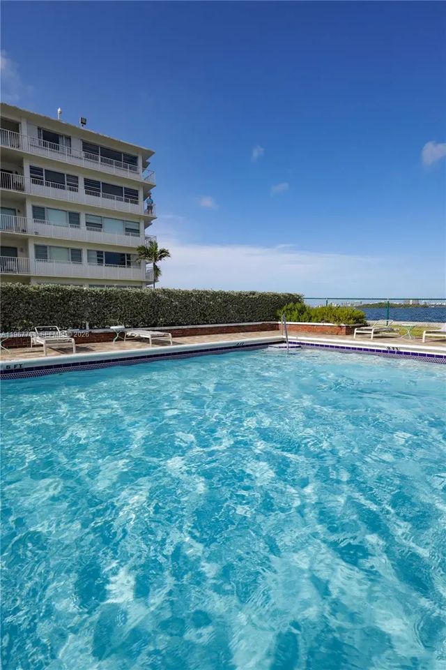4 of 29 - 1700 Ne 105th Street #512, Miami Shores, FL