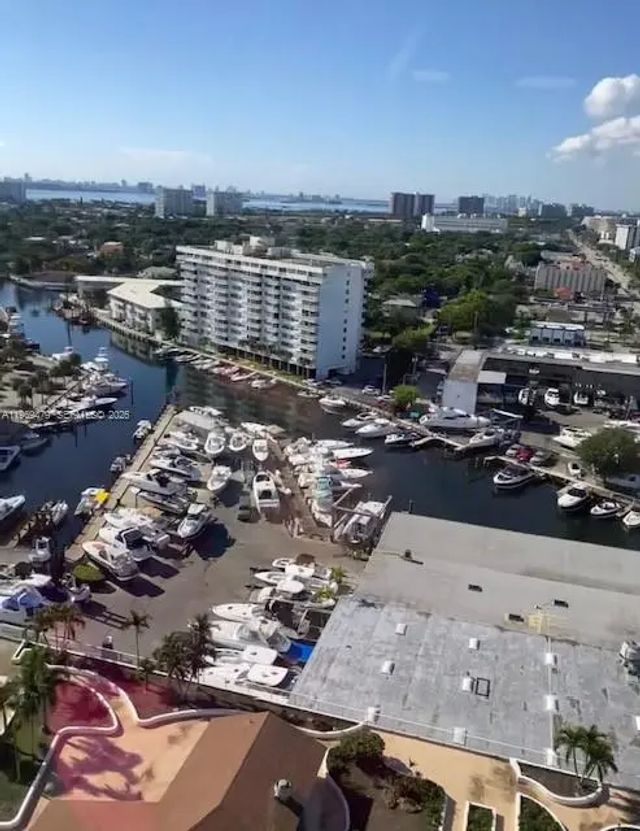 3 of 22 - 13499 Biscayne Boulevard #902, North Miami, FL