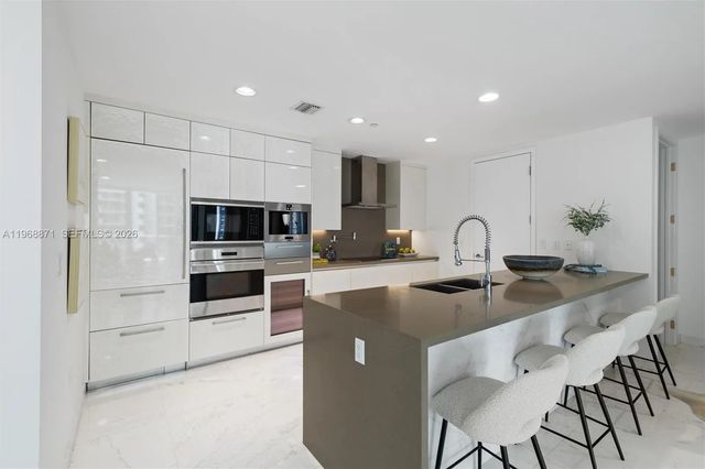 5 of 38 - 17475 Collins Avenue #703, Sunny Isles Beach, FL