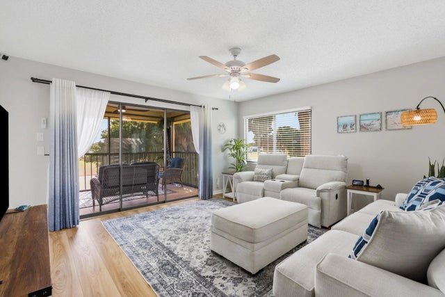 Photo of Listing #R11165535