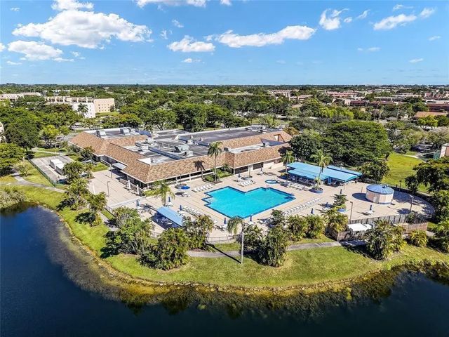 9721 Sunrise Lakes Boulevard #305, Sunrise