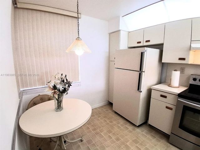 5 of 74 - 10456 Nw 24th Place #206, Sunrise, FL