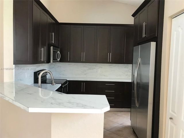 3 of 16 - 3748 Ne 9th Court, Homestead, FL